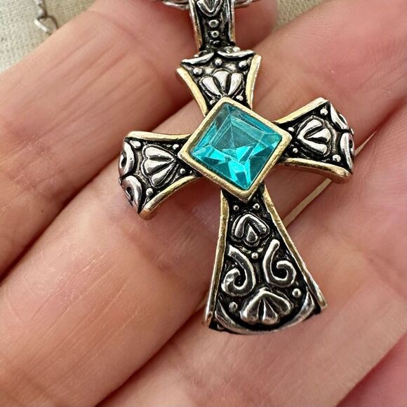 Cookie Lee Gem Cross Necklace - Picture 4 of 9